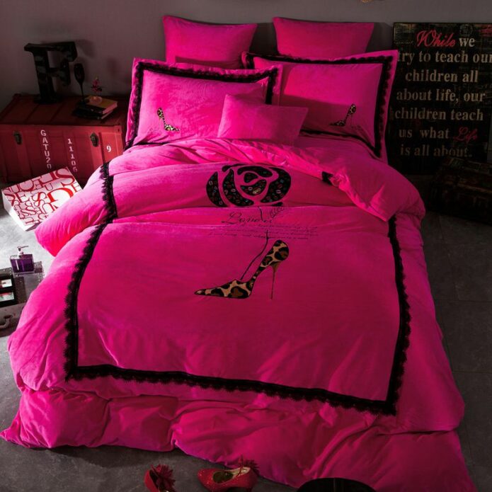 Victoria's Secret Velvet Warm Lace Embroidery Bedding Set XLQY