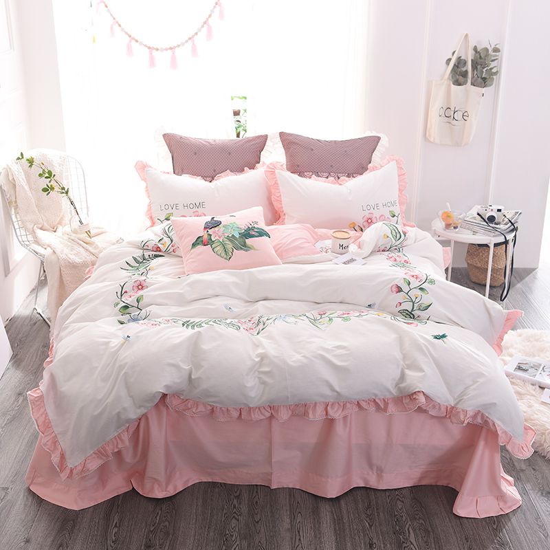 Exquisite Pink White Embroidery Bedding Set Ebeddingsets