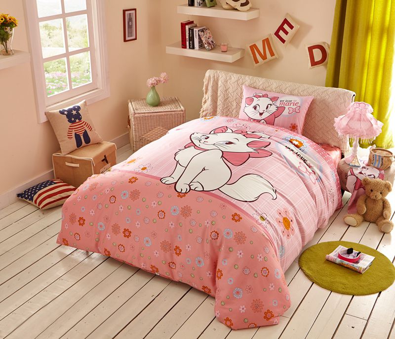 Cheerful Light Pink Marie Cat Bedding Set Ebeddingsets