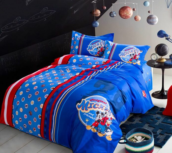 Mickey Mouse and Friends Movie Themed Comforter Set
