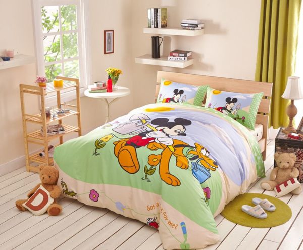 Mickey Mouse and Pluto Bedding Set Twin Queen Size