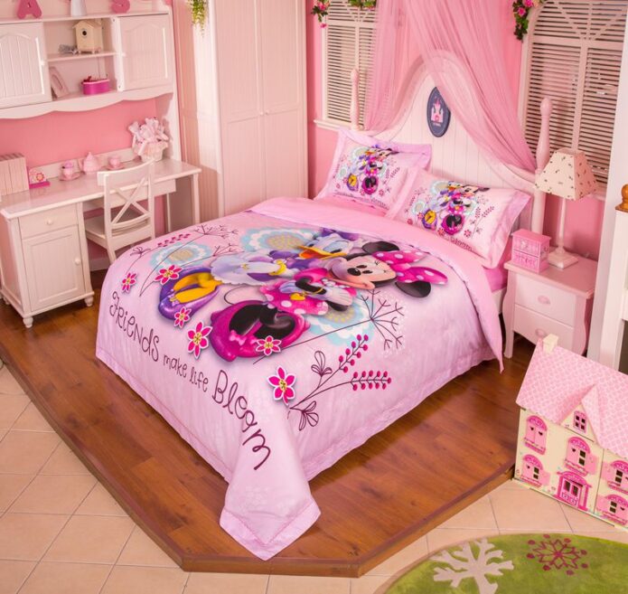 Minnie Mouse and Donald Duck Bedding Set