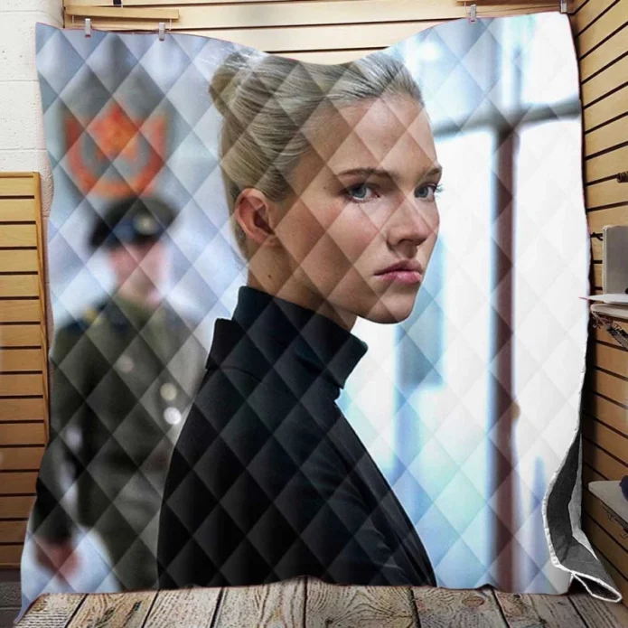 Anna Movie Actress Sasha Luss Quilt Blanket