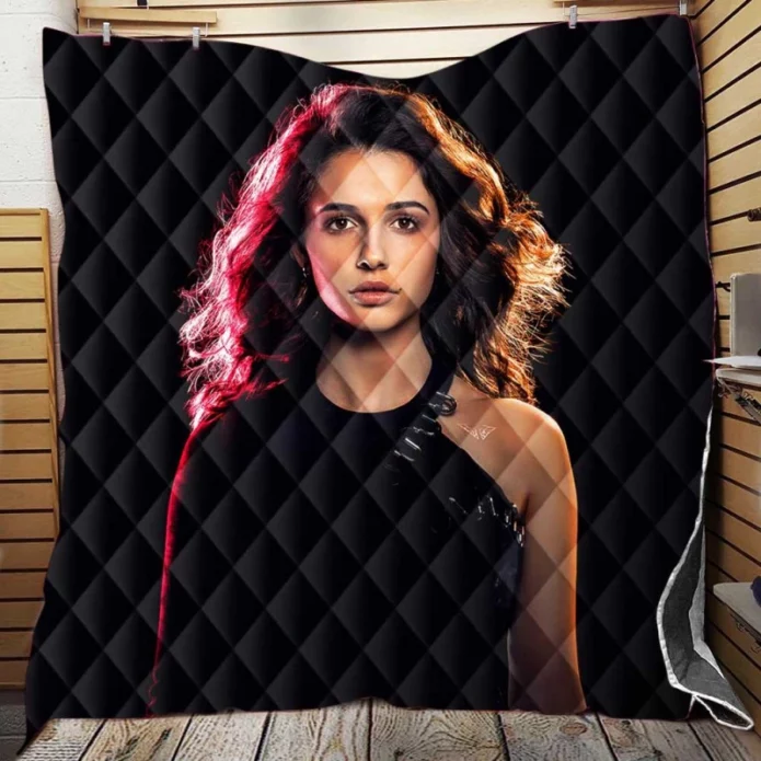 Charlies Angels Movie Naomi Scott Quilt Blanket