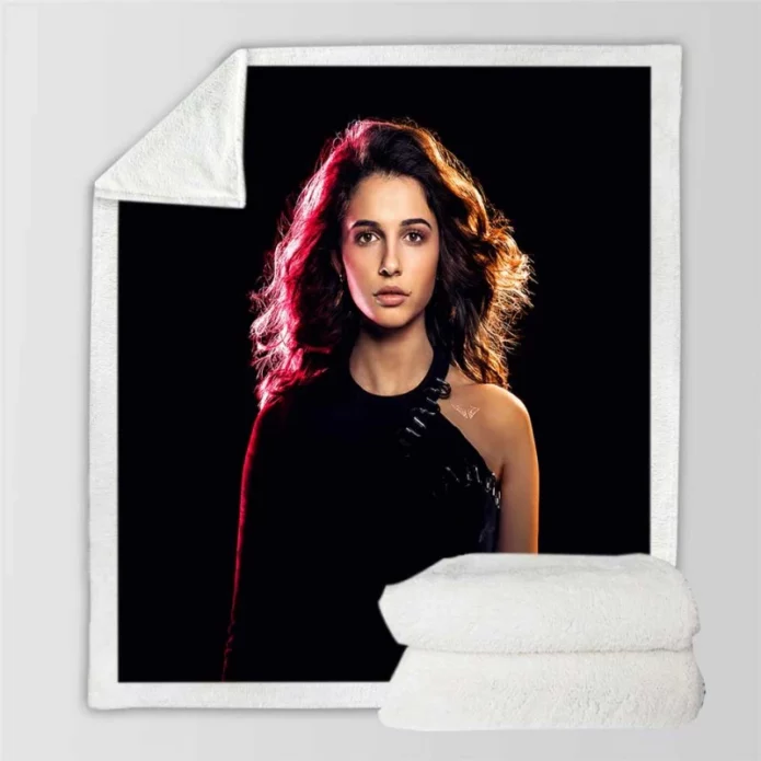 Charlies Angels Movie Naomi Scott Sherpa Fleece Blanket