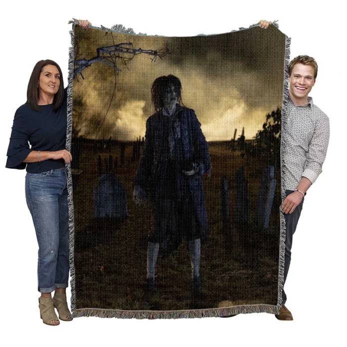 Hocus Pocus 2 Movie Woven Blanket