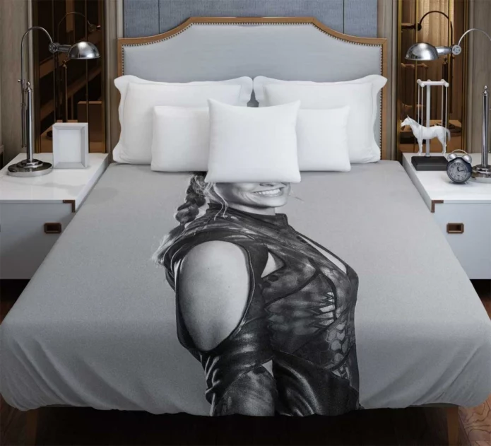 Luna Ronda Rousey in The Expendables 3 Movie Duvet Cover