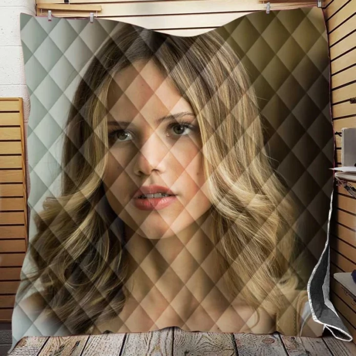 Paper Towns Movie Halston Sage Quilt Blanket