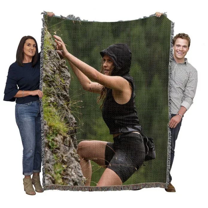 Point Break Movie Teresa Palmer Samsara Woven Blanket