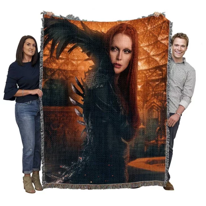 Seventh Son Movie Julianne Moore Julianne Moore Woven Blanket